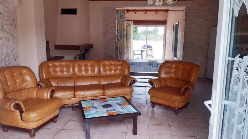 Gites Le Clos De Lamie Avec 2 Piscines Privees Fossemagne المظهر الخارجي الصورة