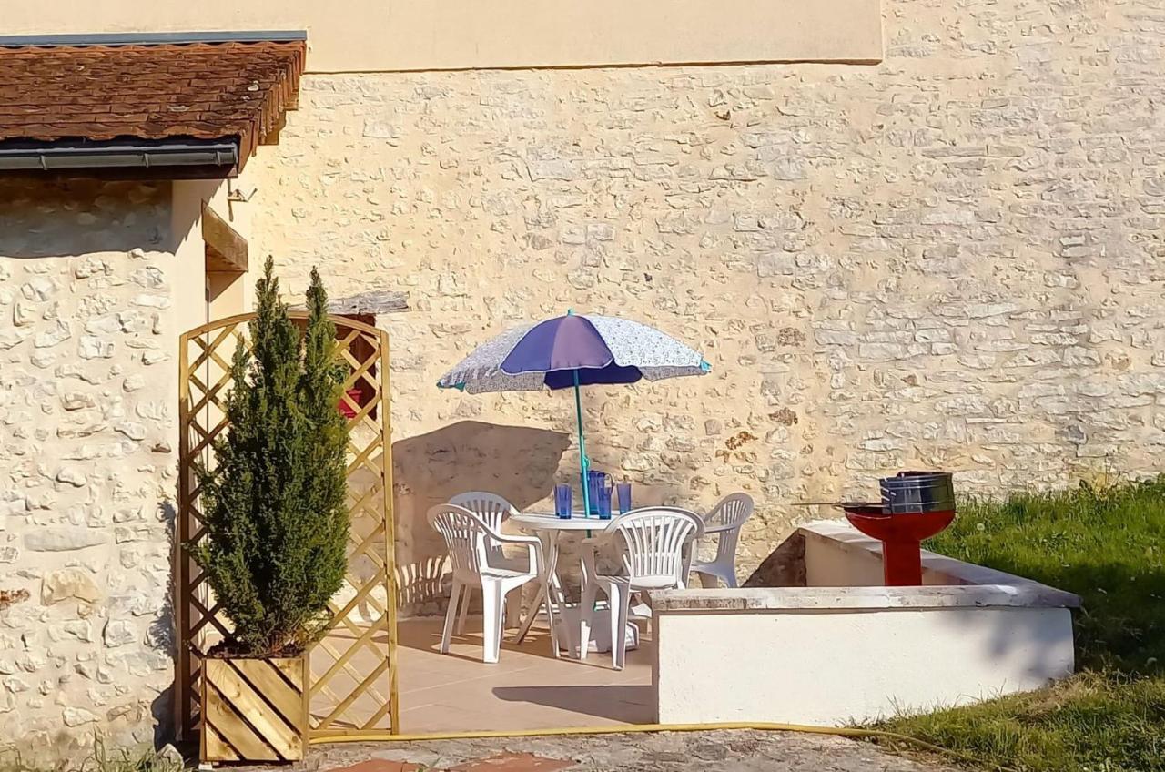 Gites Le Clos De Lamie Avec 2 Piscines Privees Fossemagne المظهر الخارجي الصورة